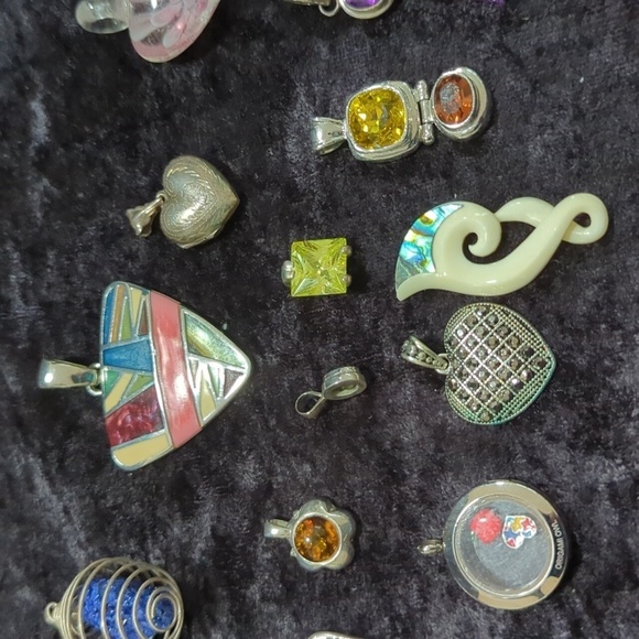 Unbranded Lot of Necklace Pendants - Mixed Media - Picture 3 of 6